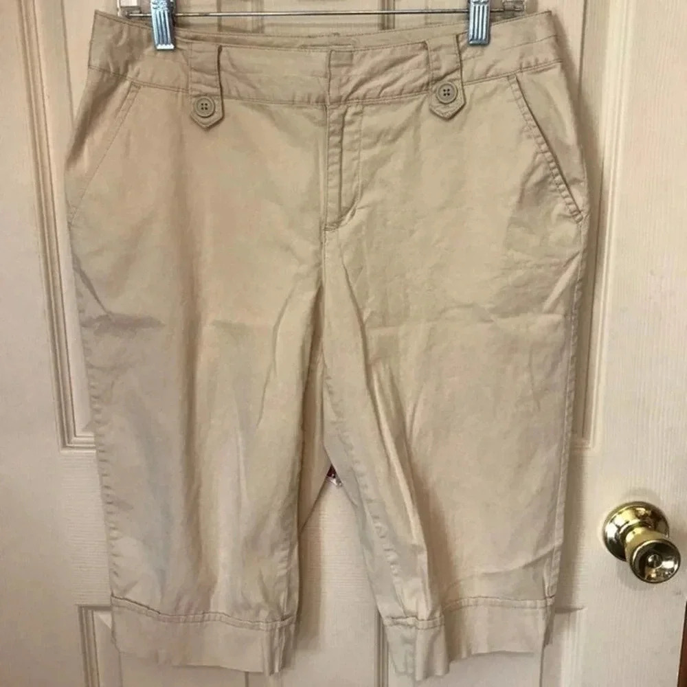 St. John’s Bay Women Shorts Size 8P